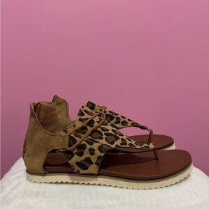 Women’s Leopard Zip Up Sandals Size 9
